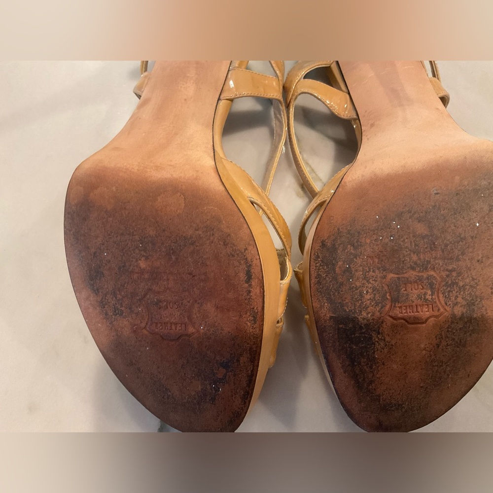 Stuart Weitzman Cross Strappy Buckle Heels Sz 8 Nude - Picture 13 of 15